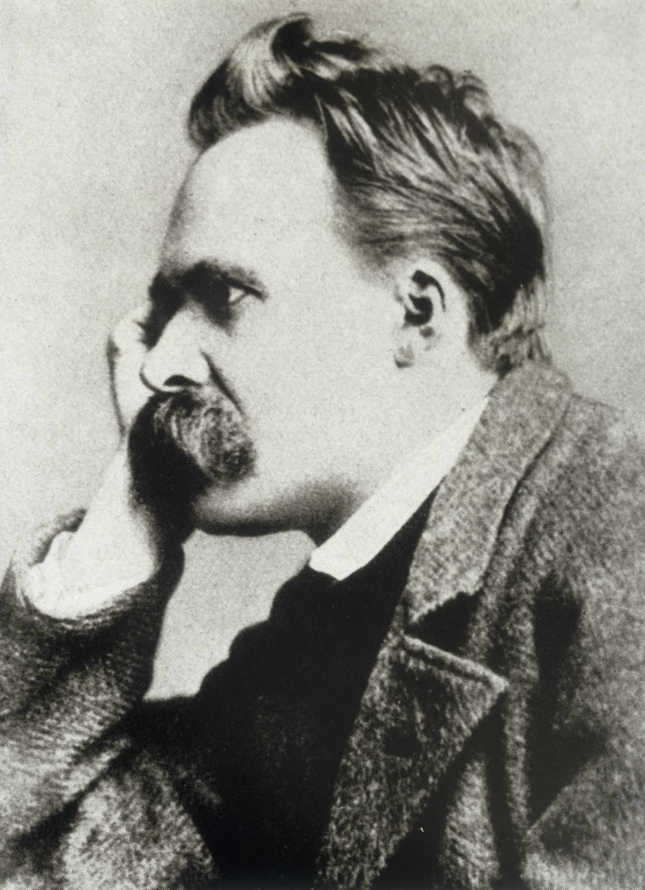 Nietzsche brise entièrement le sérieux